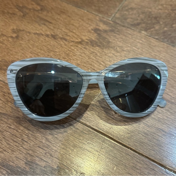 PRIVE’ REVAUX The Hepburn Handcrafted Cat Eye Sunglasses in Gray w Black Stripe - Picture 1 of 8
